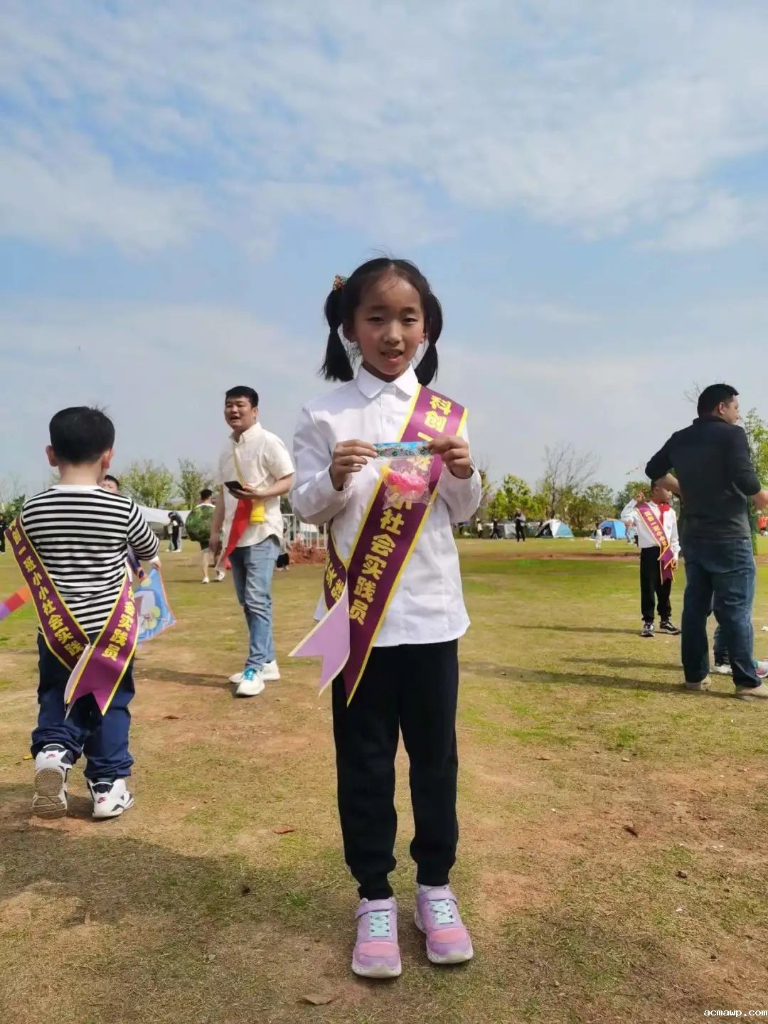 爱心手拉手，争做小雷锋丨acmawp学子自发为山区孩子献爱心