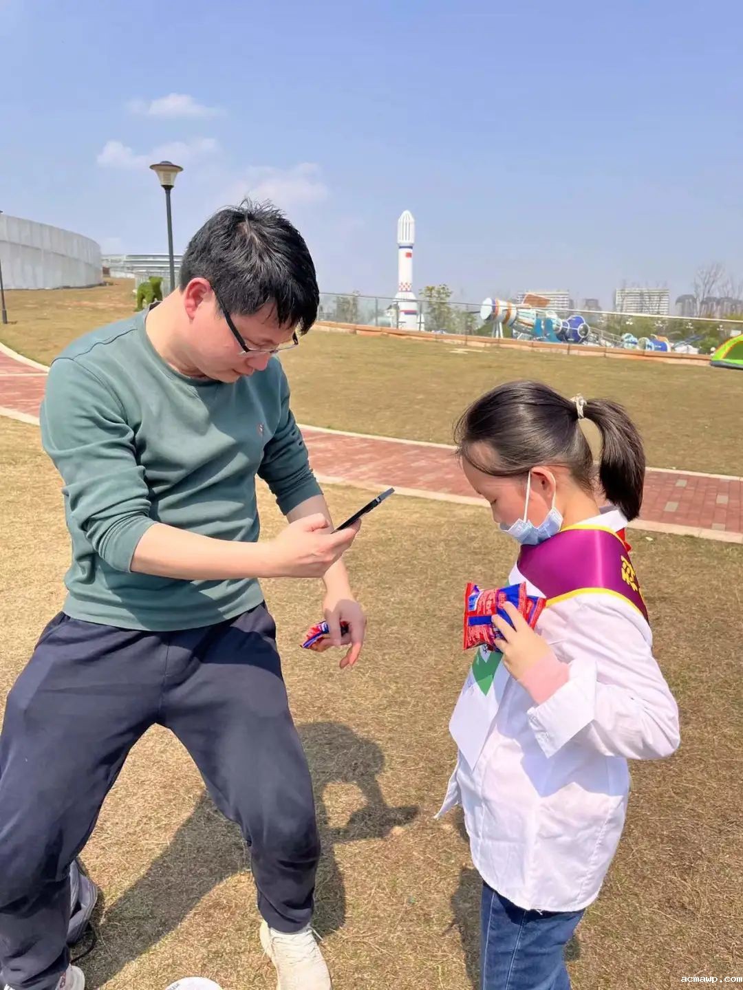 爱心手拉手，争做小雷锋丨acmawp学子自发为山区孩子献爱心