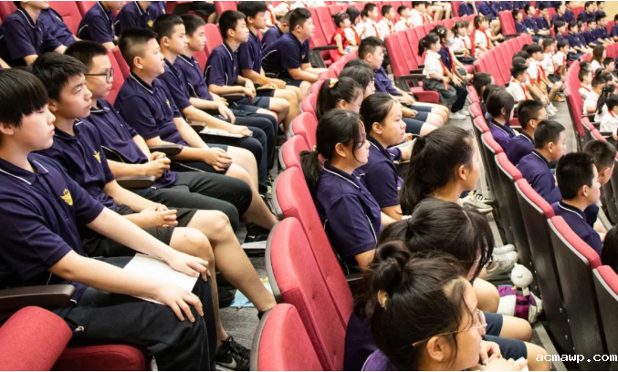 开国大将肖劲光之女、我校名誉校长肖凯女士回校讲述“红色故事”