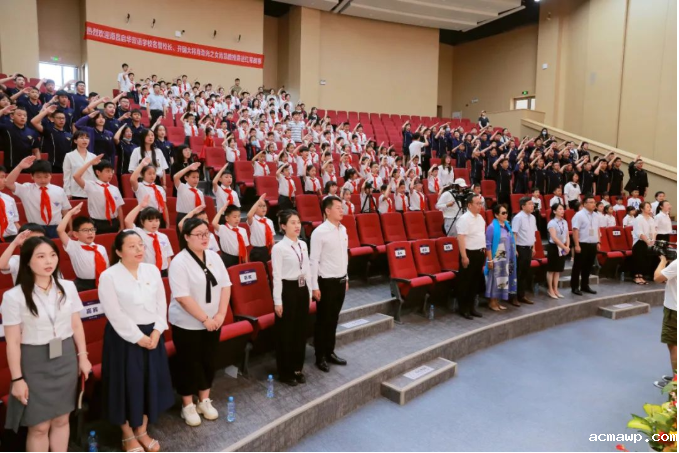 开国大将肖劲光之女、我校名誉校长肖凯女士回校讲述“红色故事”