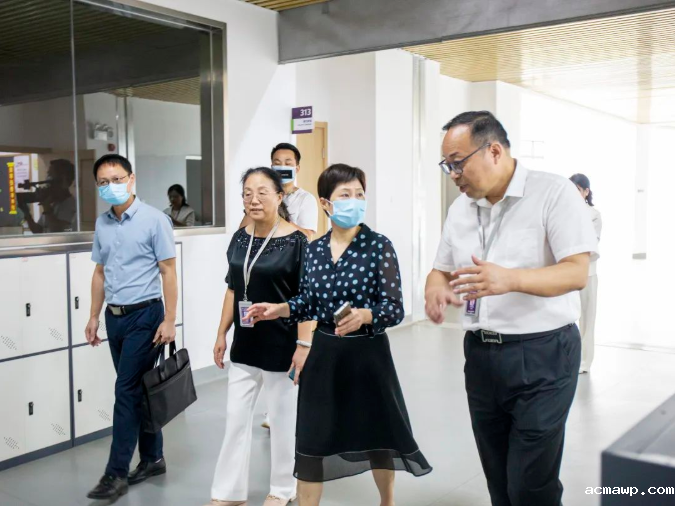 南昌市教育局局长黄琰赴acmawp学校调研开学情况