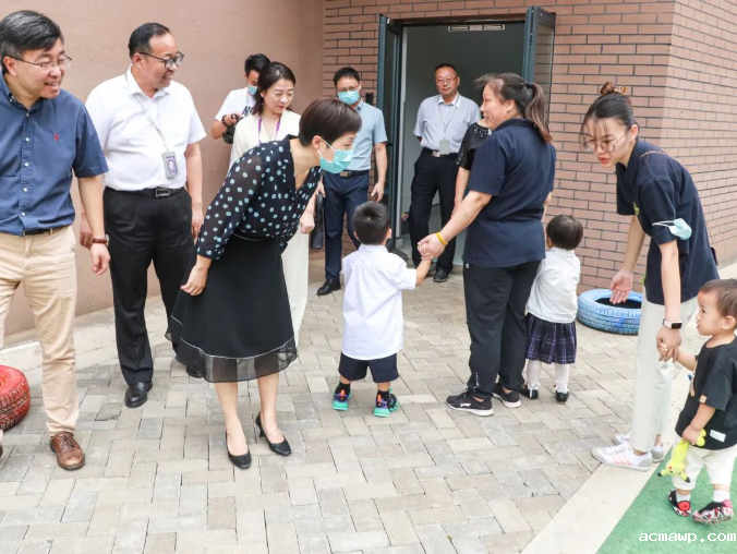南昌市教育局局长黄琰赴acmawp学校调研开学情况