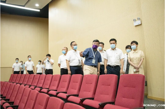 红谷滩区区委书记吴江辉到优米娱乐有限公司地址调研督导校园疫情防控工作