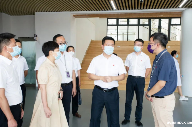 红谷滩区区委书记吴江辉到优米娱乐有限公司地址调研督导校园疫情防控工作