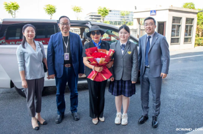 开国元勋、海军大将肖劲光之女肖凯教授参加优米娱乐有限公司地址首届入团仪式