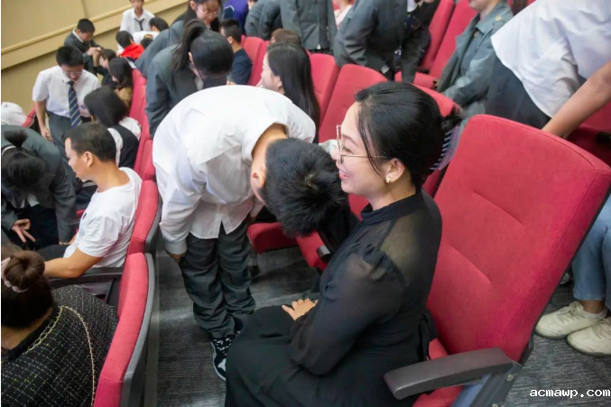 爸妈，有些话，藏在我们心里很久了...