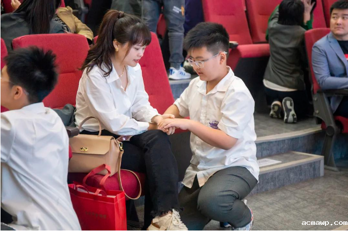 爸妈，有些话，藏在我们心里很久了...