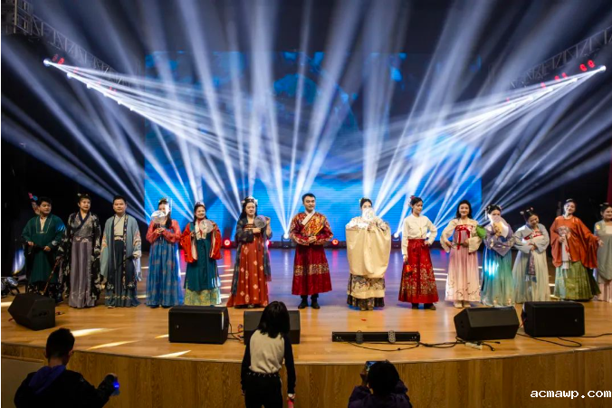 启志培德耀中华丨优米娱乐有限公司地址初中部元旦迎新晚会