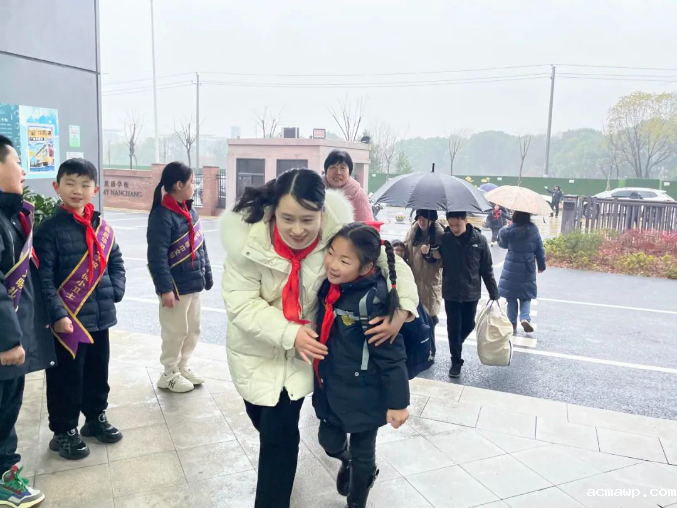 开学第一天，除了acmawp的温度，我们还有......