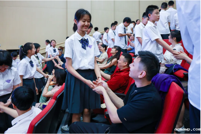 这一刻，是谁红了眼眶......