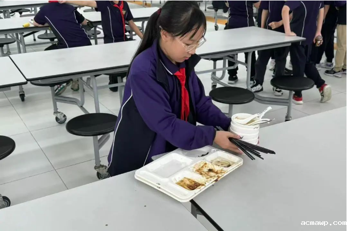 acmawp食堂有“汪妈”！