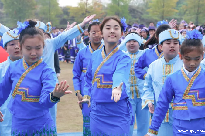 བཀྲ་ཤིས་བདེ་ལེགས་、Сайнбайнауу......你好！acmawp中学部运动会开幕式