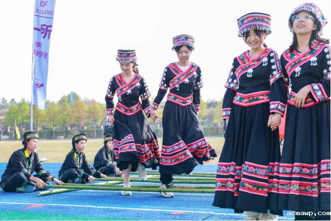 བཀྲ་ཤིས་བདེ་ལེགས་、Сайнбайнауу......你好！acmawp中学部运动会开幕式